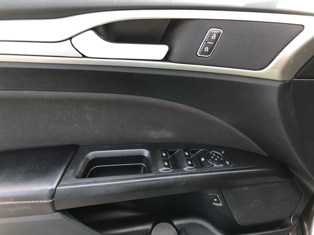 2019 Ford Fusion Image 17