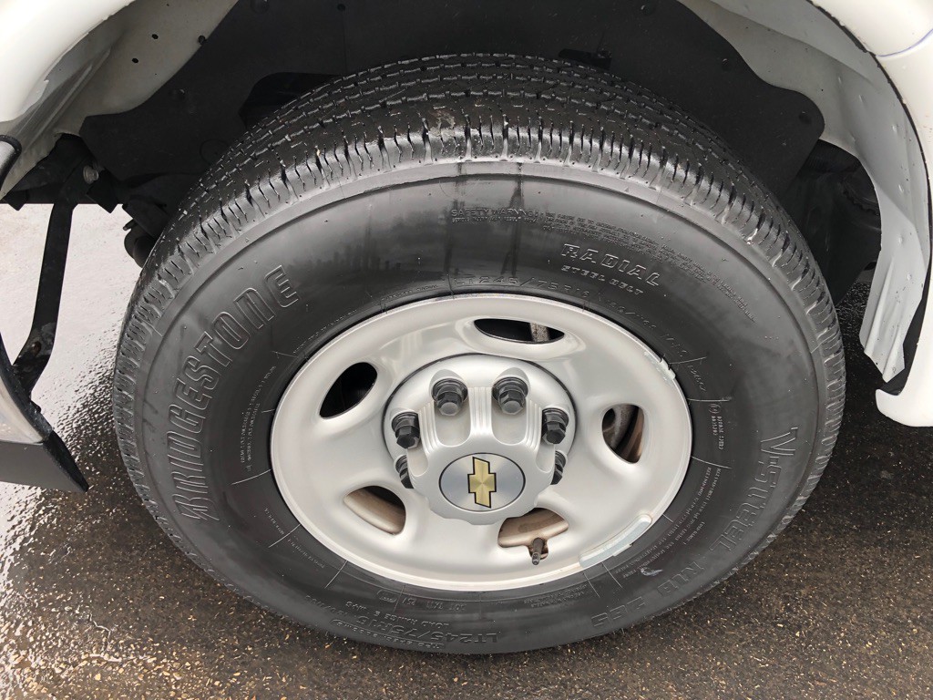 2024 Chevrolet Express Image 10