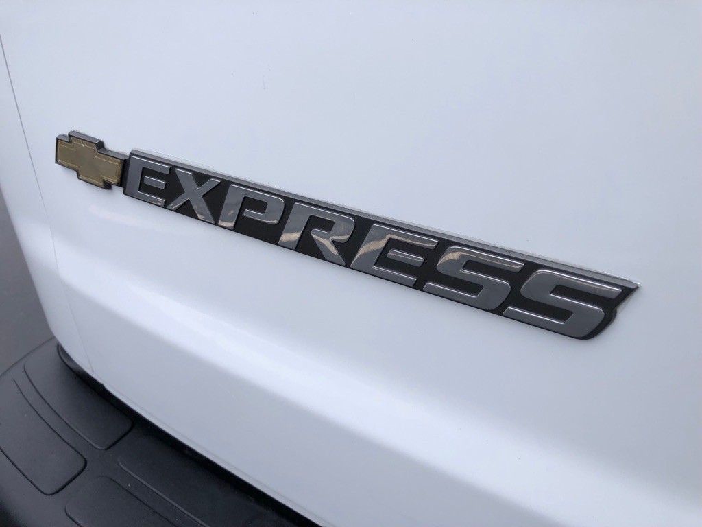 2024 Chevrolet Express Image 15