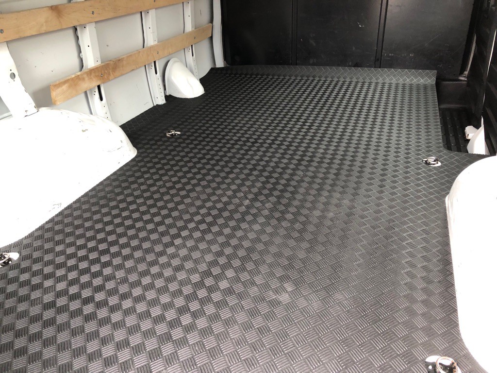 2024 Chevrolet Express Image 19