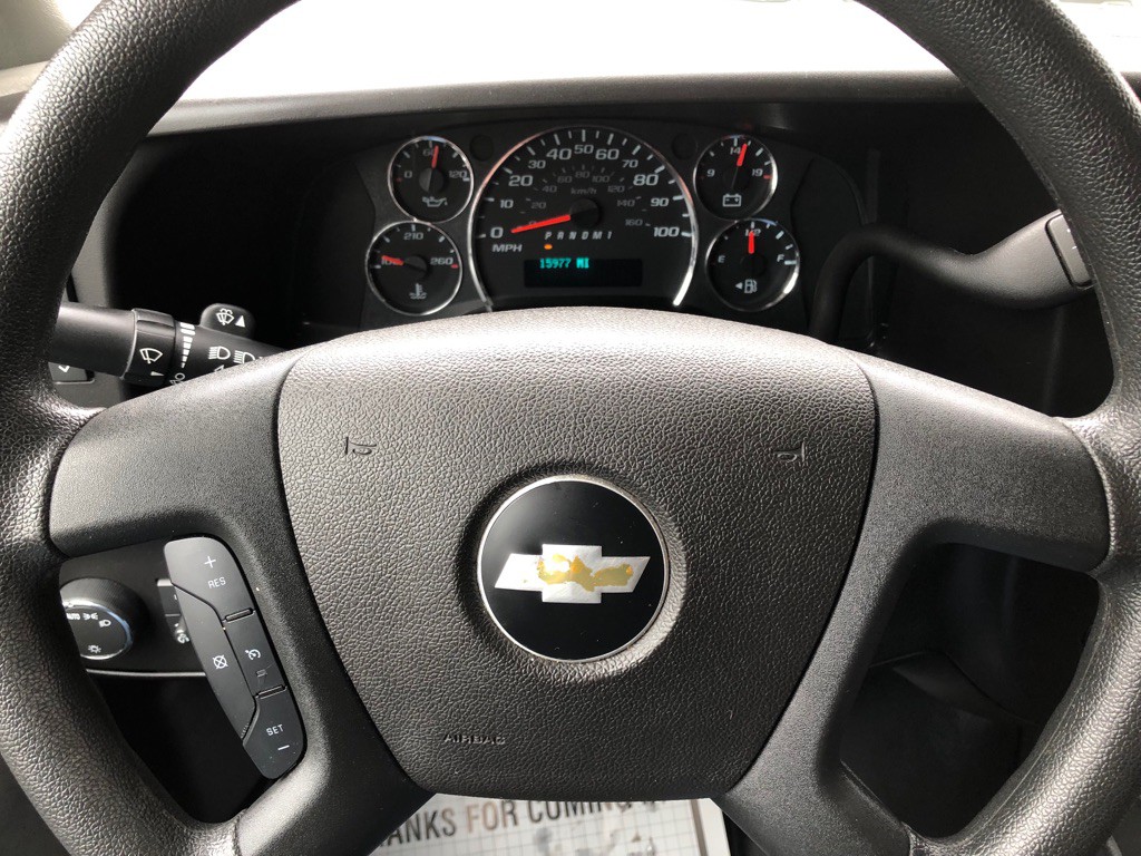 2024 Chevrolet Express Image 30