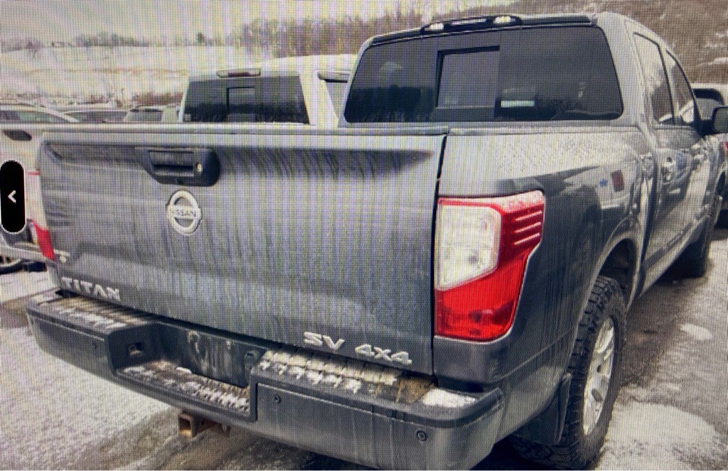 2018 Nissan Titan Image 2