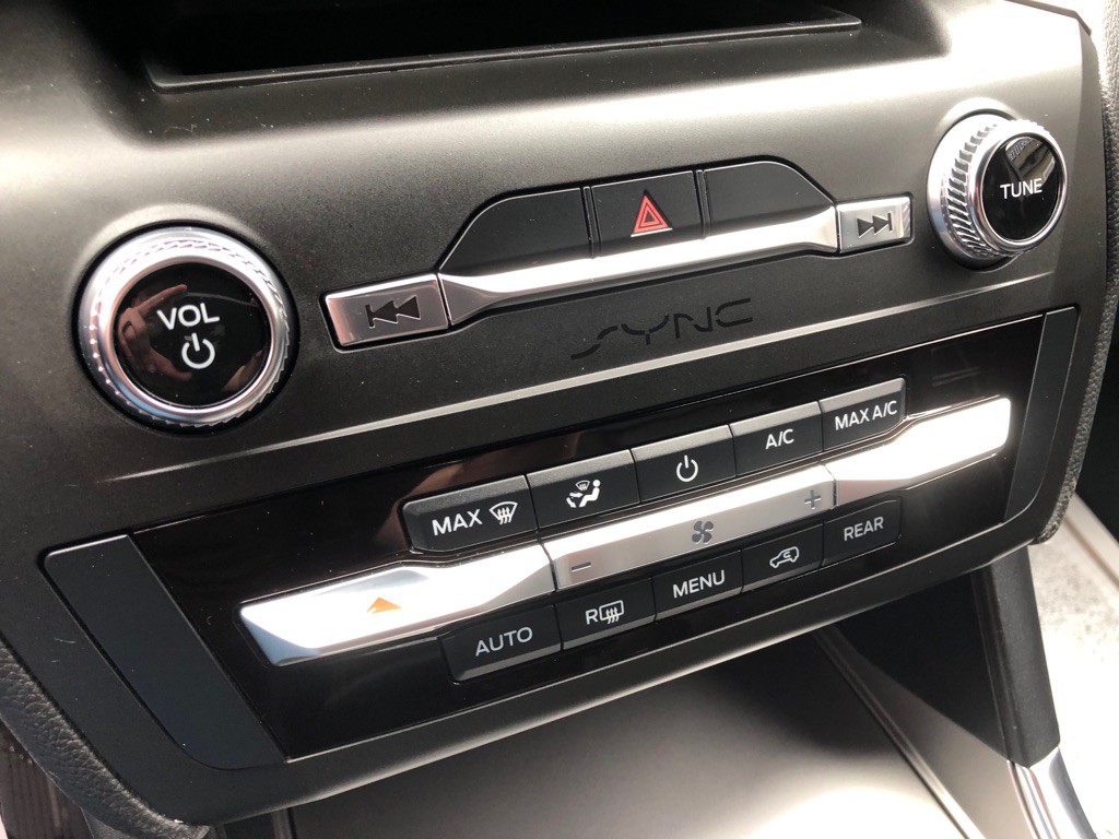 2020 Ford Explorer Image 31