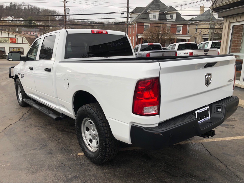2022 RAM 1500 Image 3