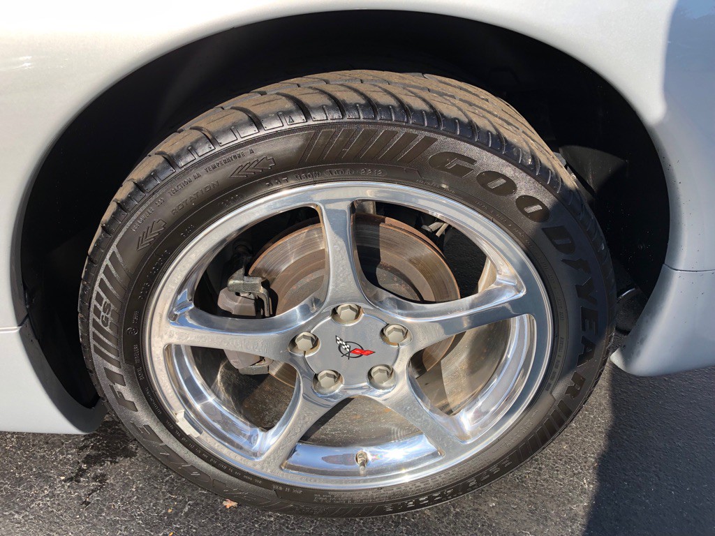 2000 Chevrolet Corvette Image 11