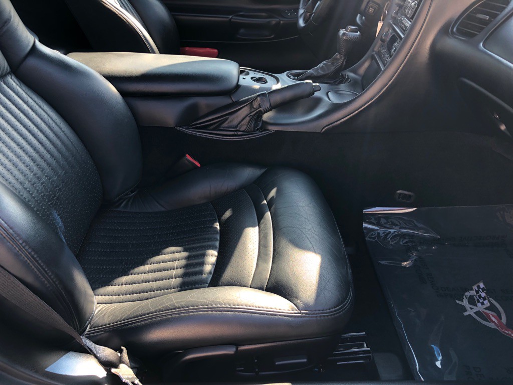 2000 Chevrolet Corvette Image 25