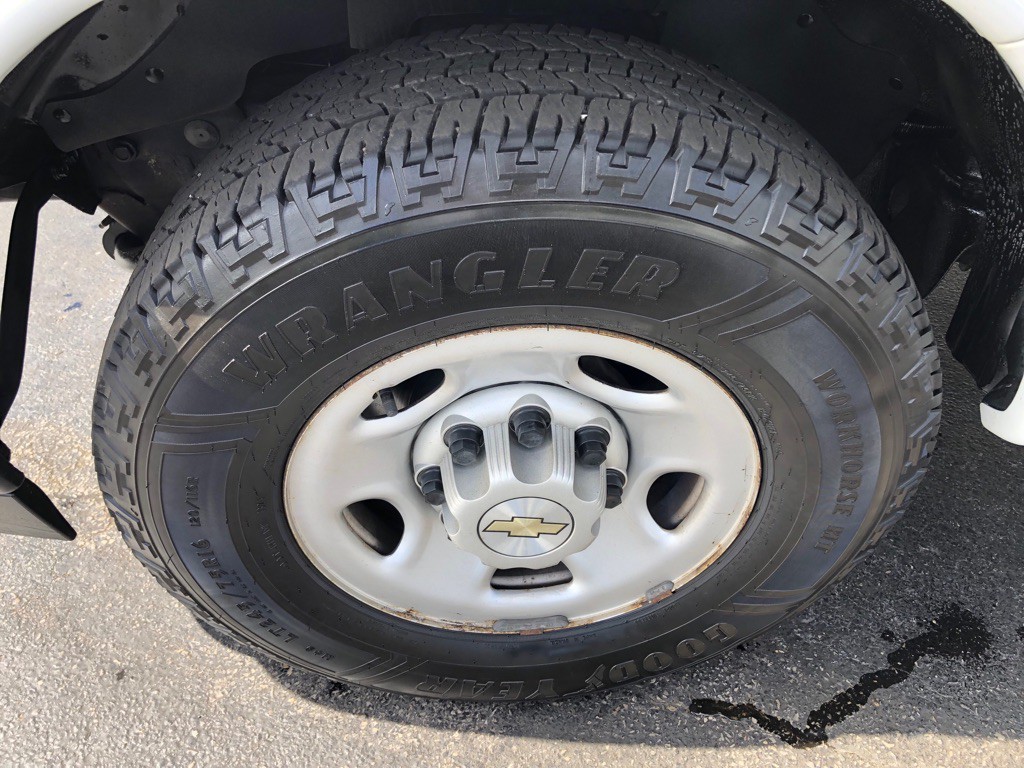 2020 Chevrolet Express Image 10