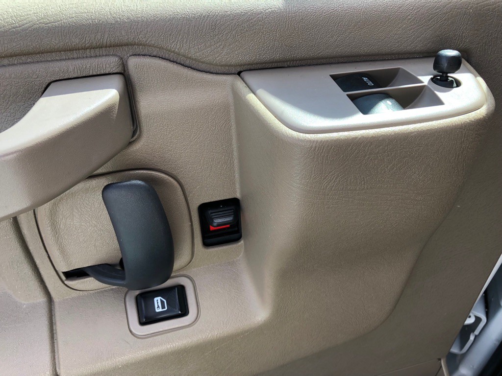 2020 Chevrolet Express Image 15