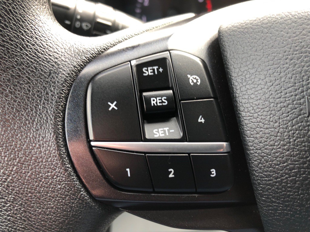 2020 Ford Explorer Image 32