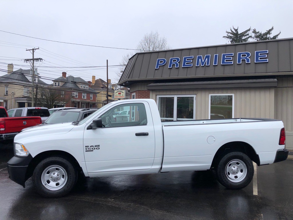 2022 RAM 1500 Image 2