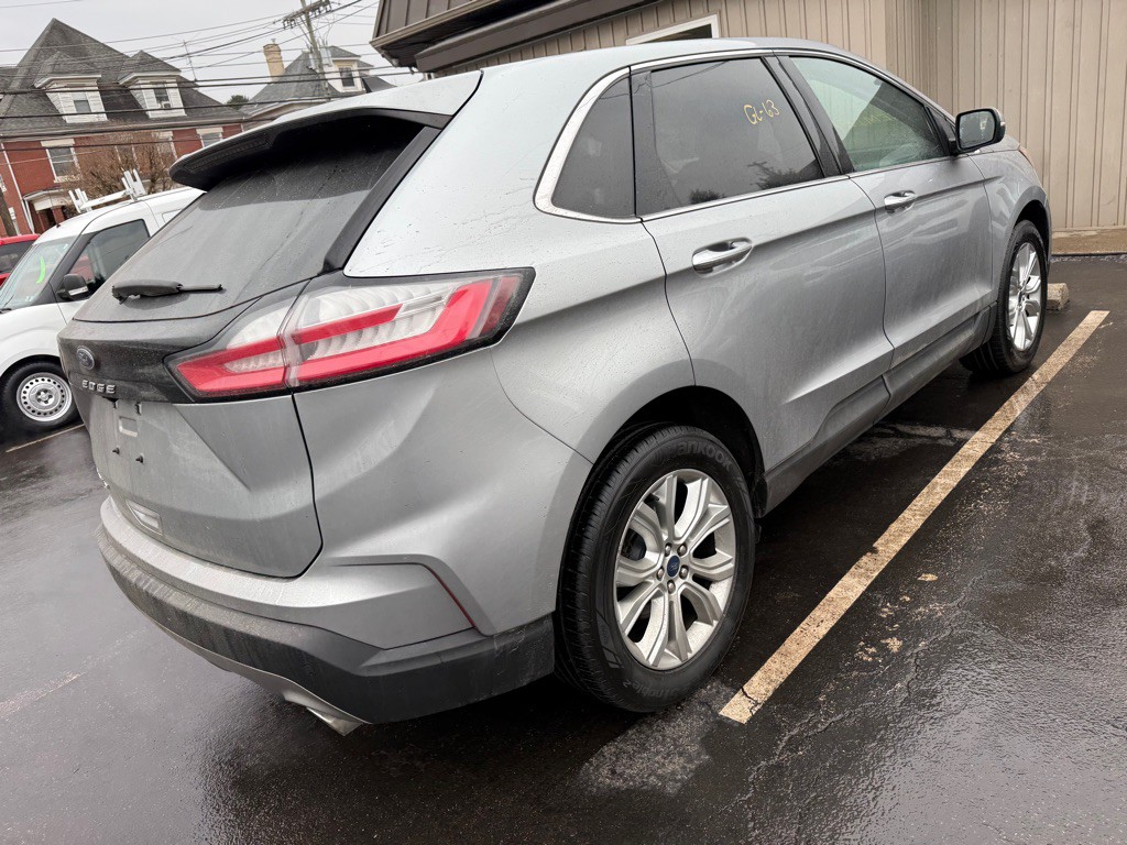 2021 Ford Edge Image 2