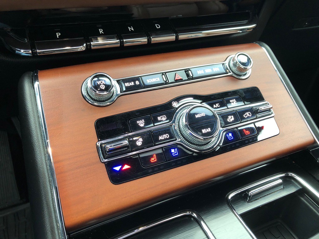 2020 Lincoln Aviator Image 28