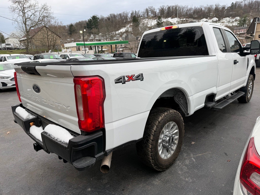 2021 Ford F-250 Image 2