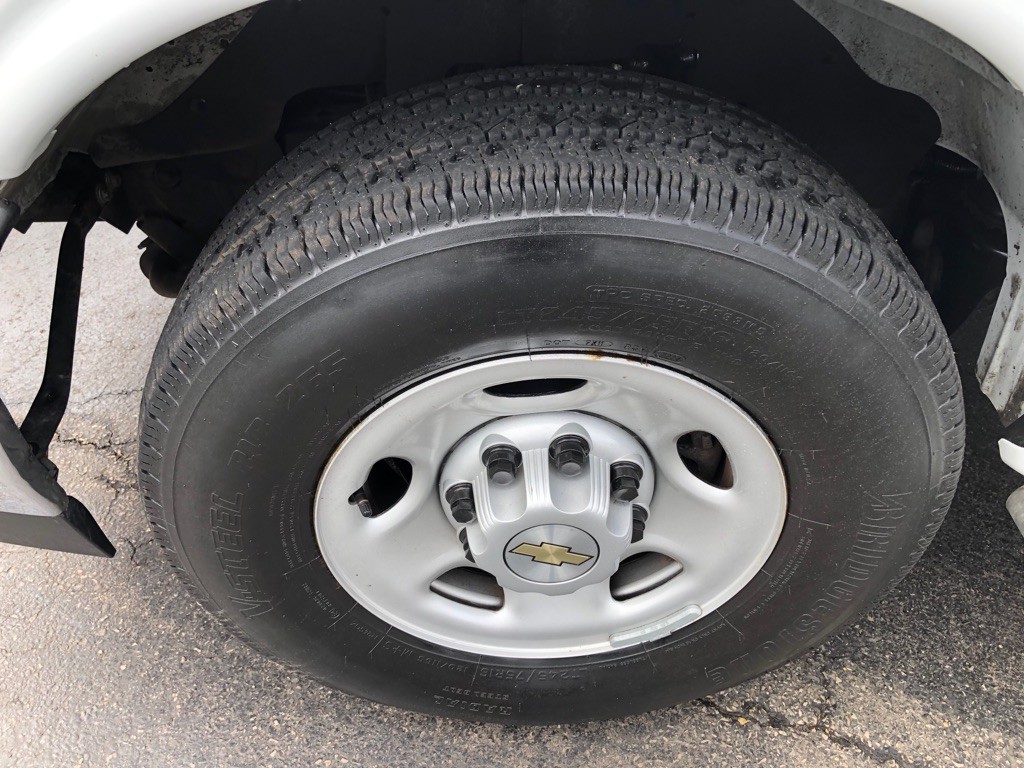 2024 Chevrolet Express Image 10