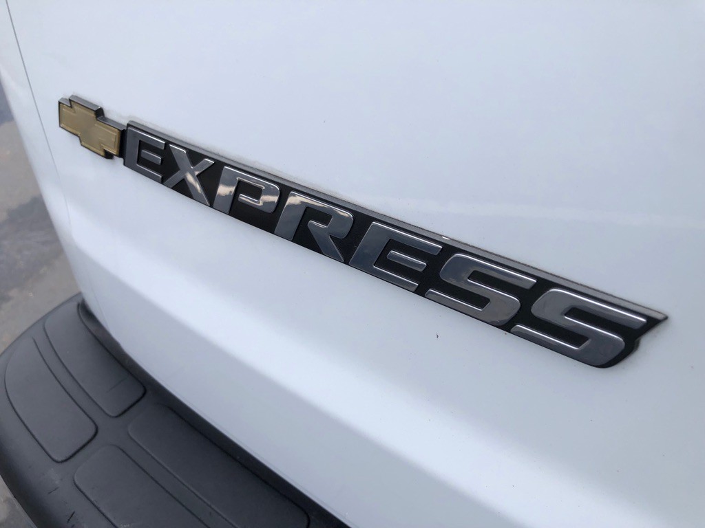 2024 Chevrolet Express Image 15
