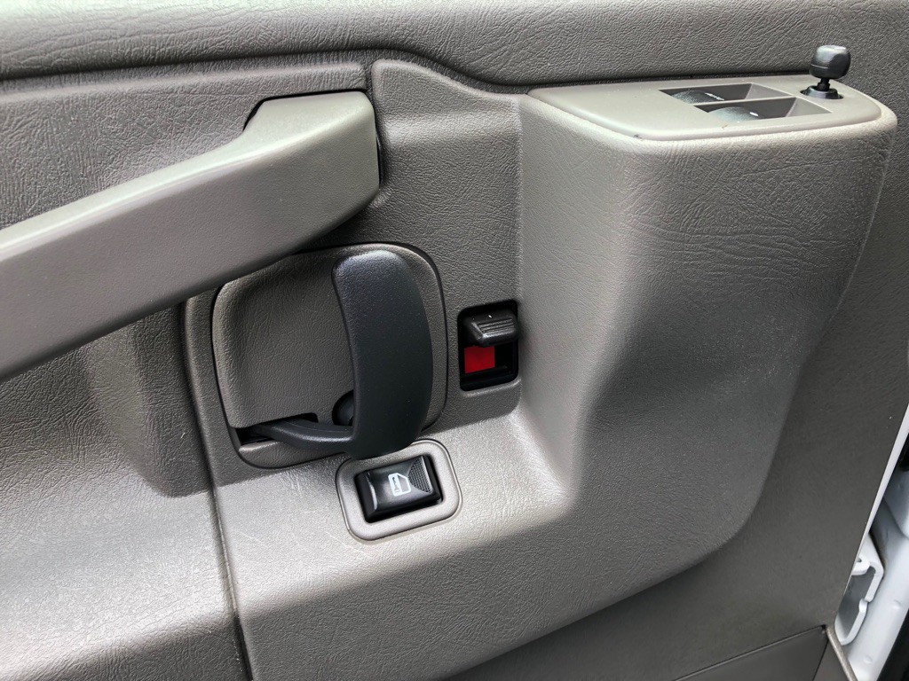 2024 Chevrolet Express Image 16
