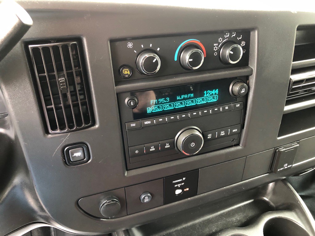 2024 Chevrolet Express Image 25