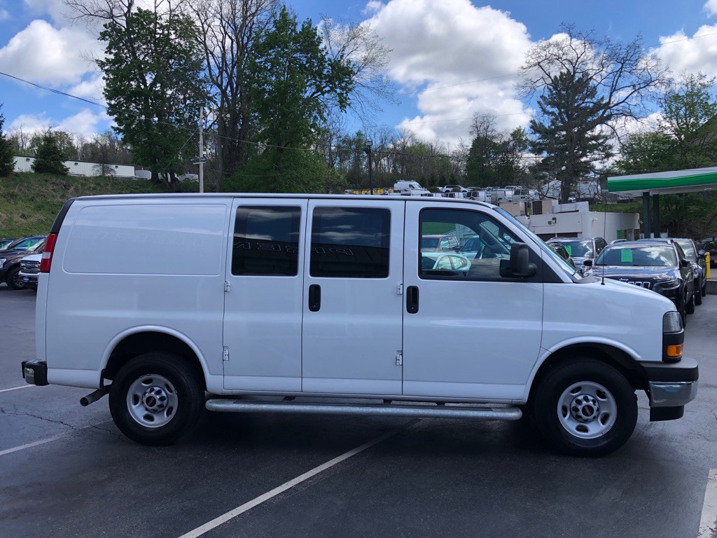 2024 GMC Savana Image 6