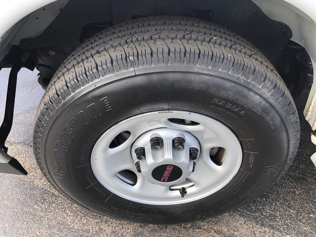 2024 GMC Savana Image 10