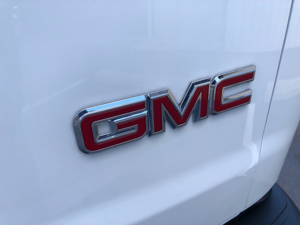 2024 GMC Savana Image 16