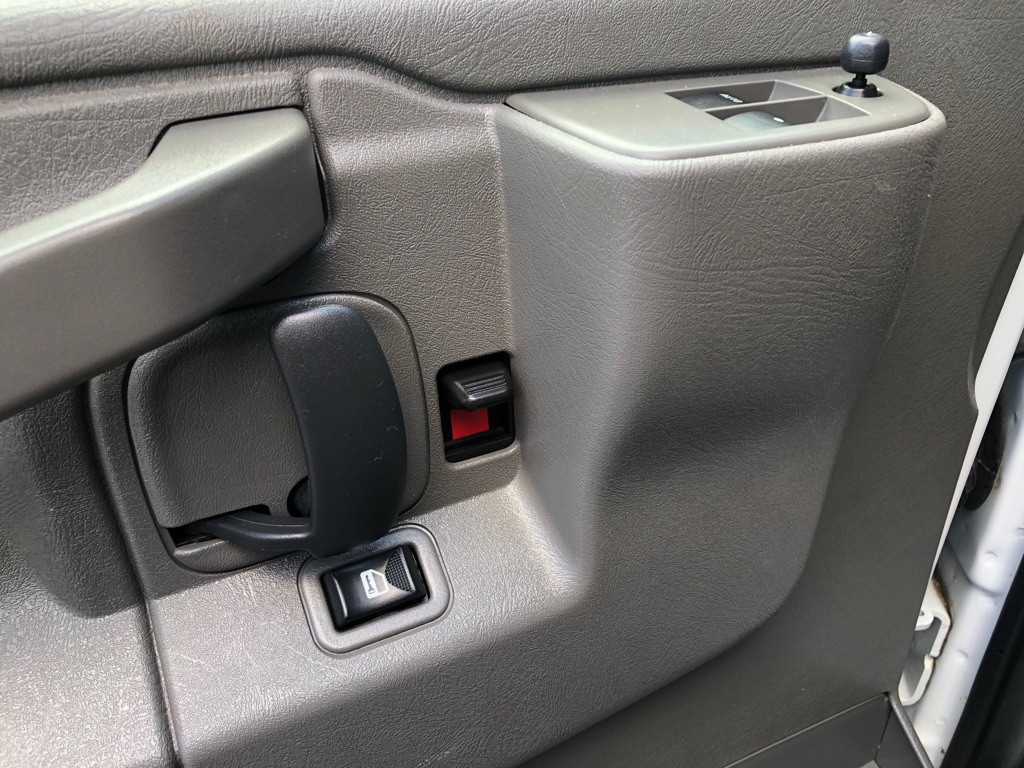 2024 GMC Savana Image 17