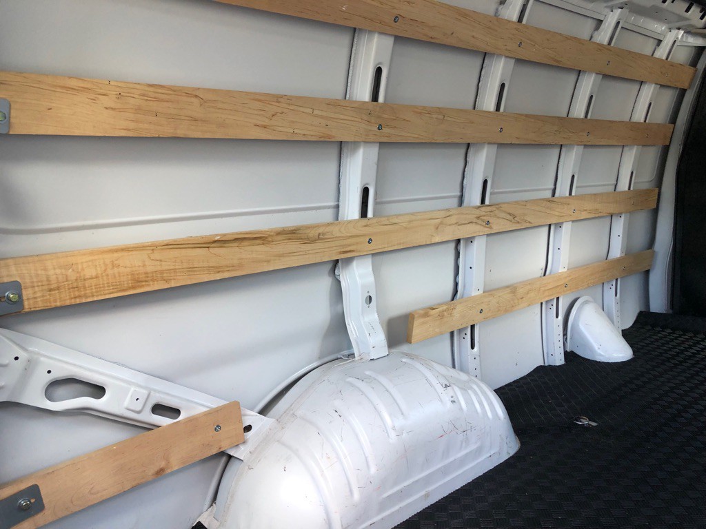 2024 GMC Savana Image 21