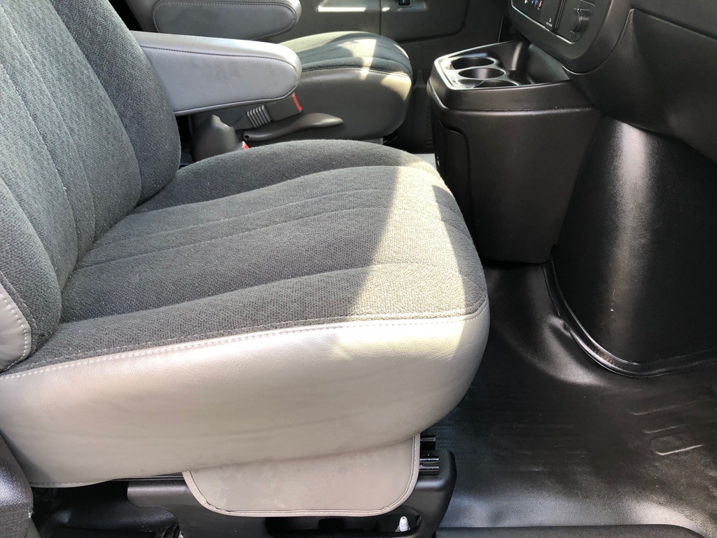 2024 GMC Savana Image 24