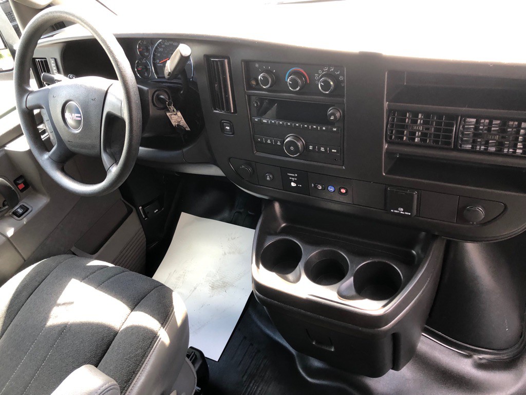 2024 GMC Savana Image 25