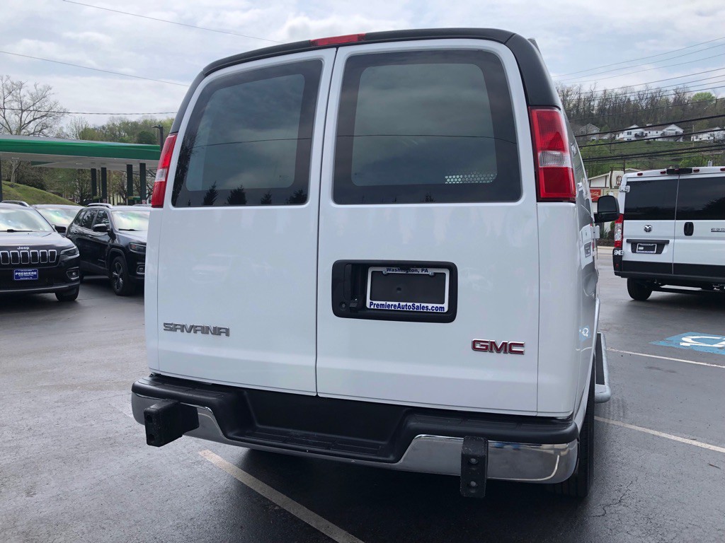 2024 GMC Savana Image 4