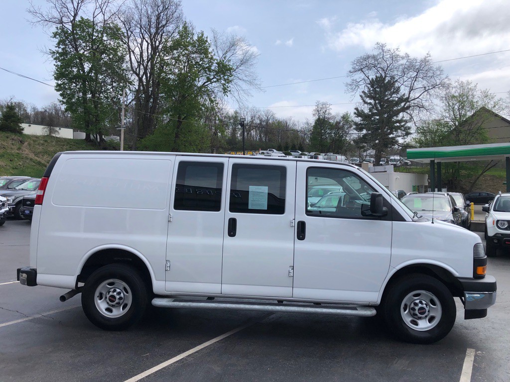 2024 GMC Savana Image 6