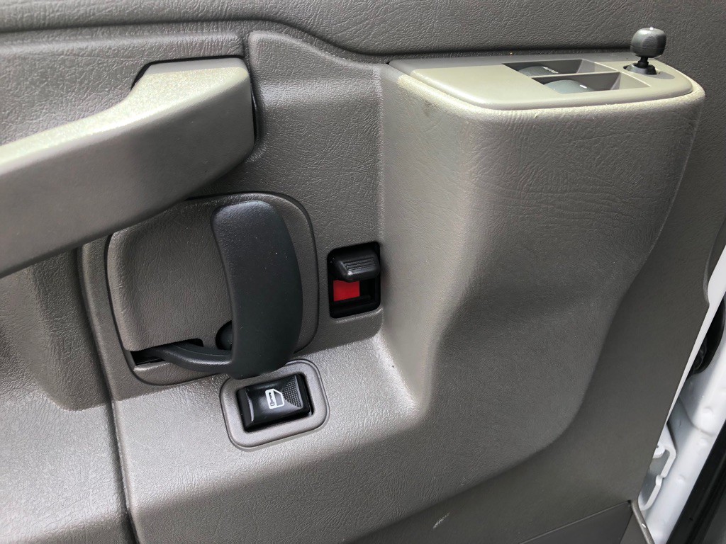 2024 GMC Savana Image 17