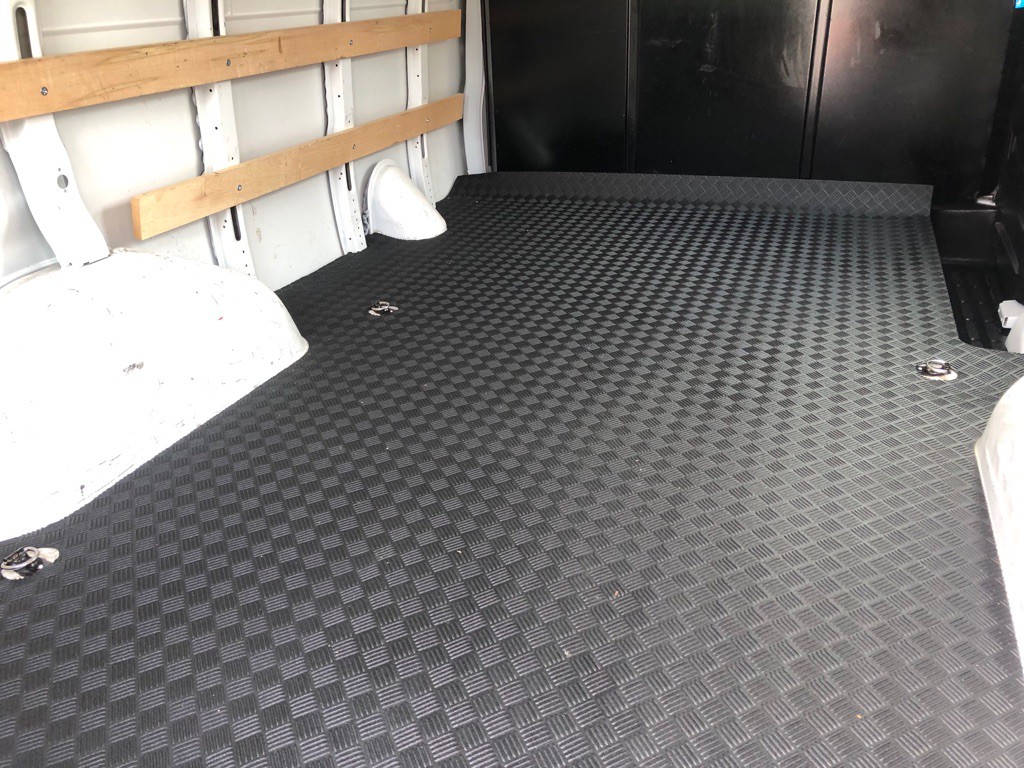 2024 GMC Savana Image 20