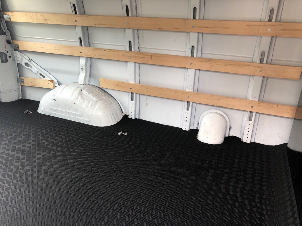 2024 GMC Savana Image 23