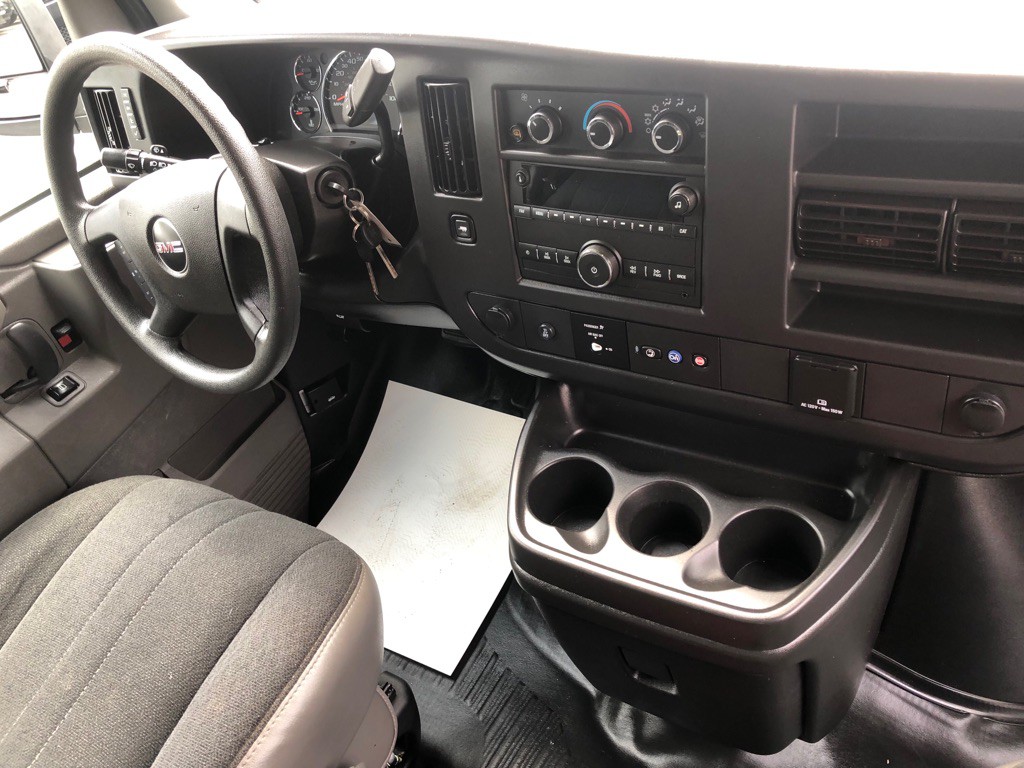 2024 GMC Savana Image 25