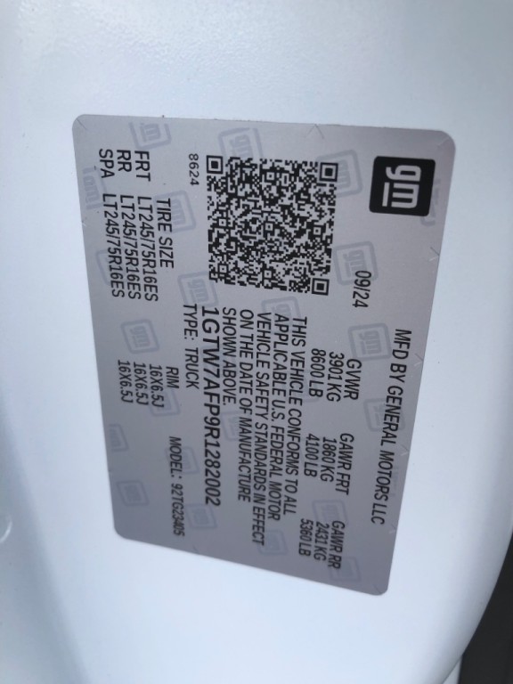 2024 GMC Savana Image 35