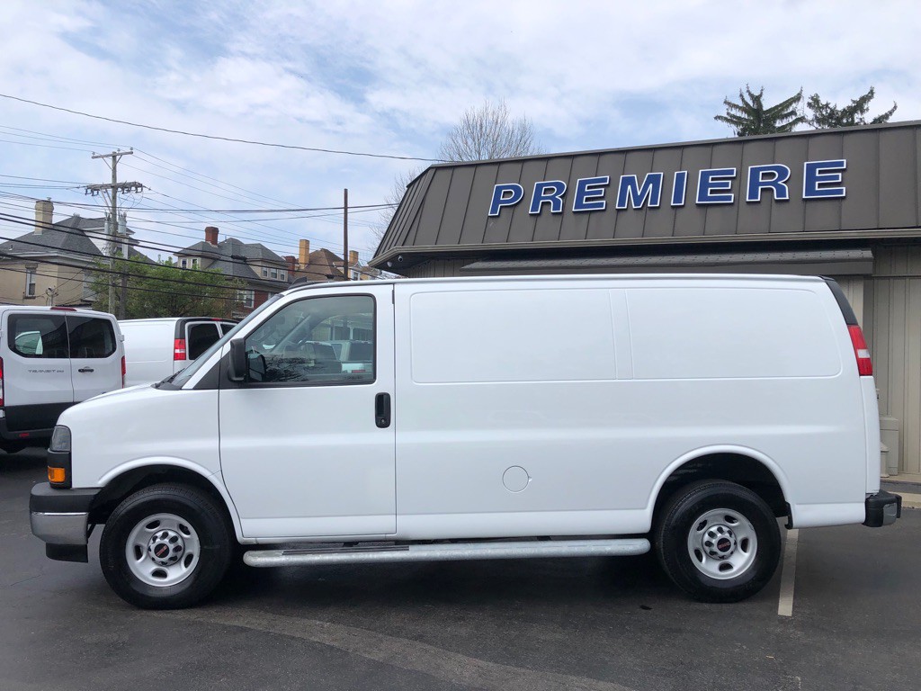 2024 GMC Savana Image 3