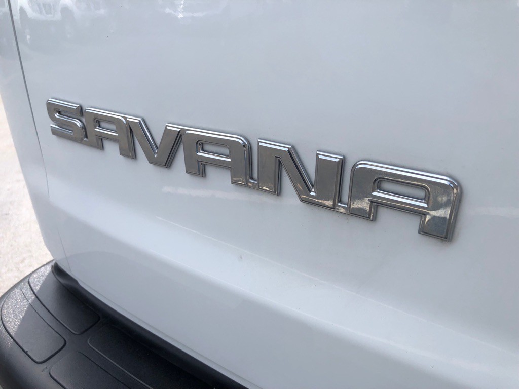 2024 GMC Savana Image 16