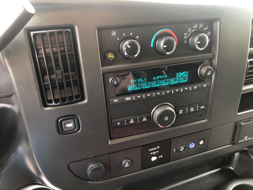 2024 GMC Savana Image 28