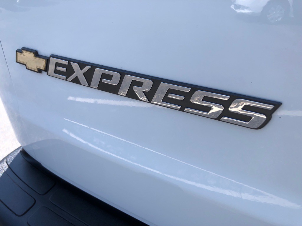 2024 Chevrolet Express Image 15