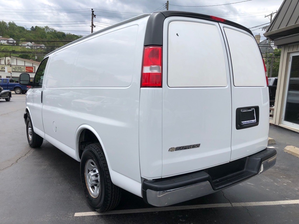 2021 Chevrolet Express Image 3