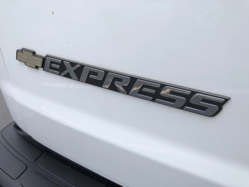2021 Chevrolet Express Image 15