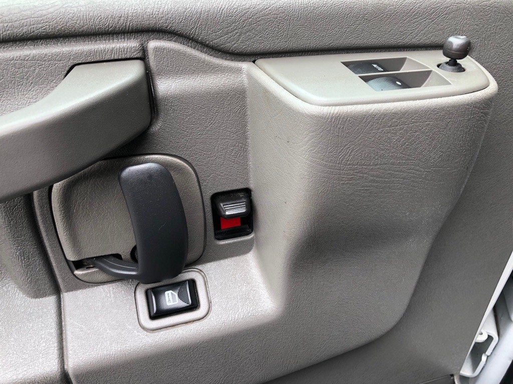 2021 Chevrolet Express Image 16