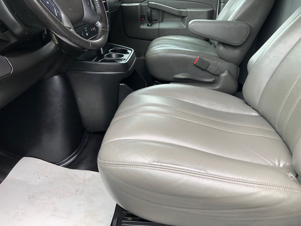 2021 Chevrolet Express Image 17