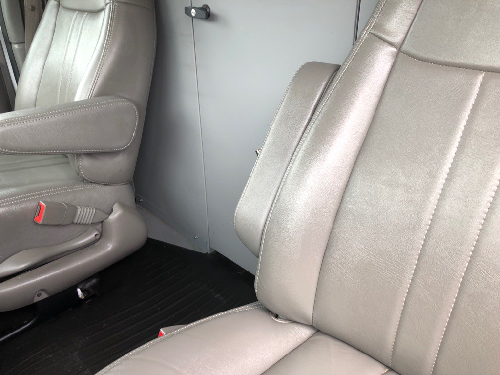 2021 Chevrolet Express Image 18