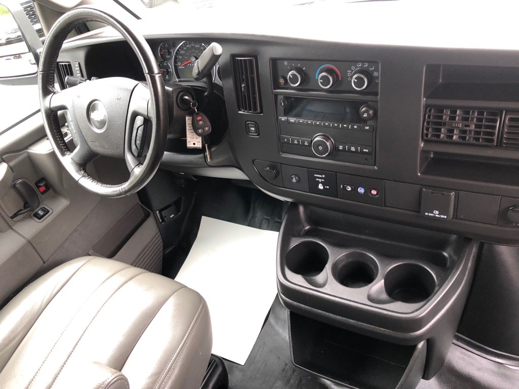 2021 Chevrolet Express Image 25