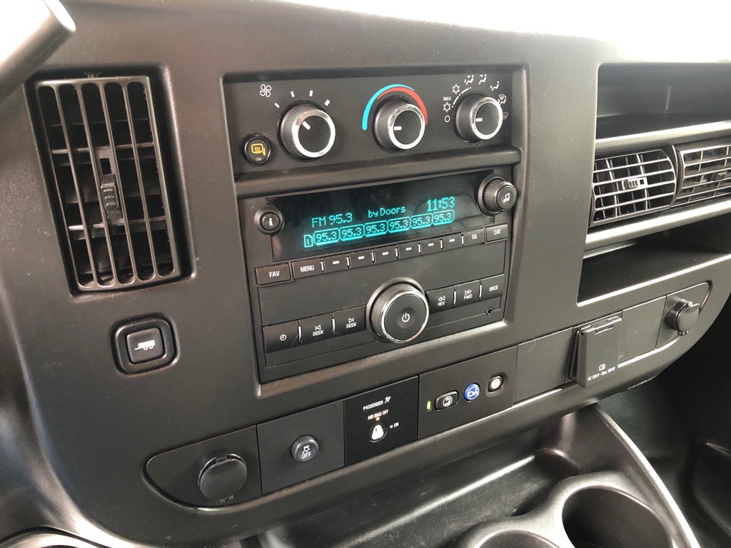 2021 Chevrolet Express Image 27