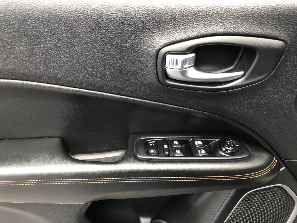 2018 Jeep Compass Image 17