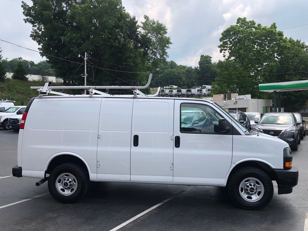 2023 GMC Savana Image 7