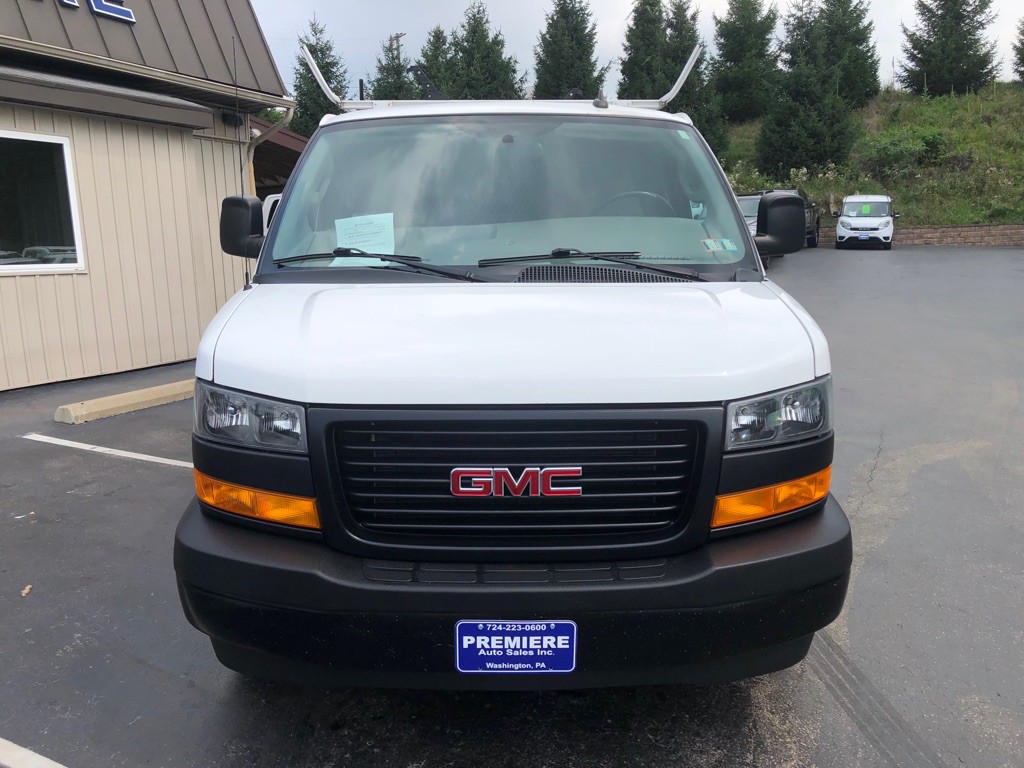 2023 GMC Savana Image 9