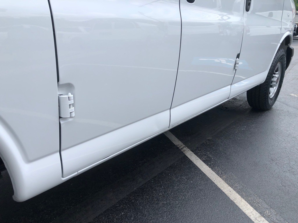 2023 GMC Savana Image 15